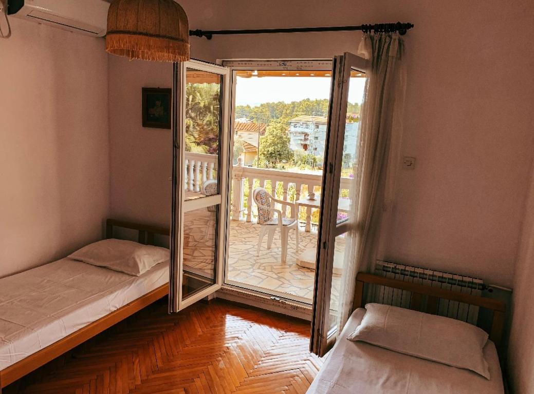 Peaceful, Cosy Tivat Guesthouse Exterior photo