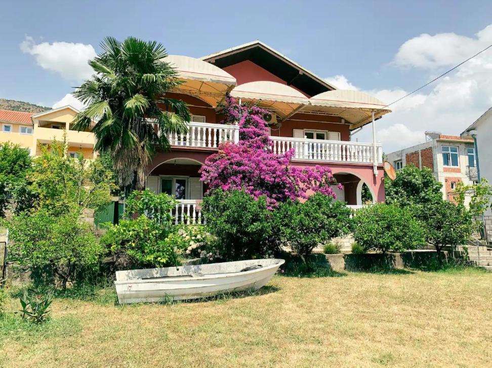 Peaceful, Cosy Tivat Guesthouse Exterior photo